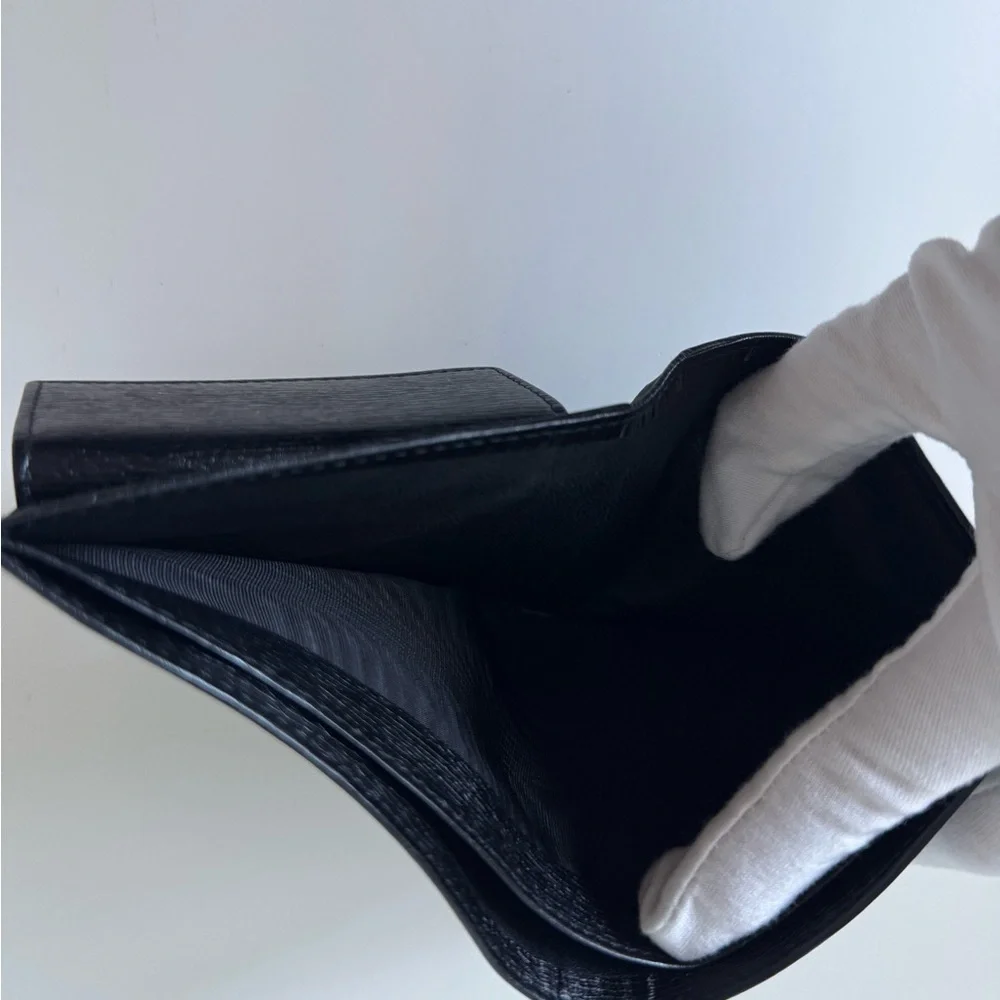Gucci Black Leather Men’s BiFold Wallet